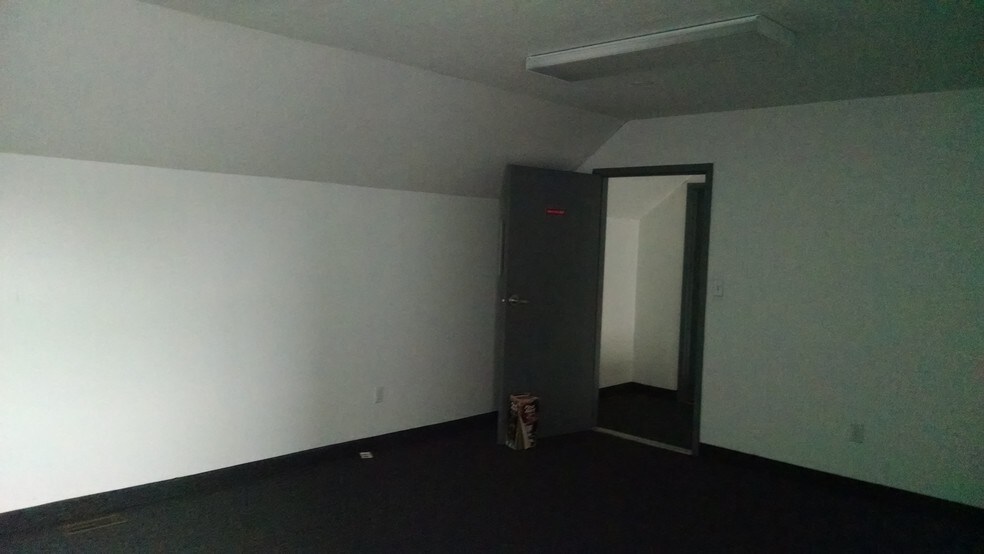 More Photos Of 2751 Old Home Rd, Akron Office For Sale