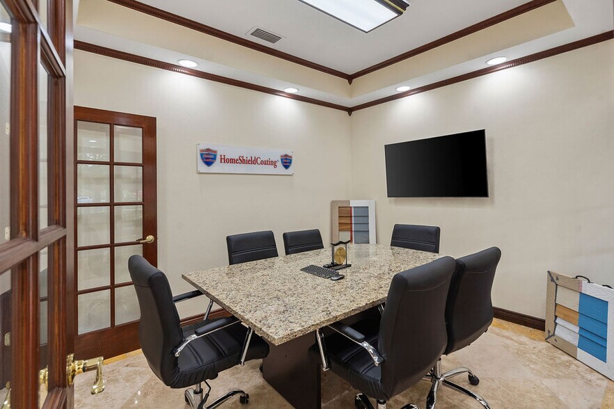 More Photos Of 7901 Kingspointe Pky, Orlando Flex For Sale