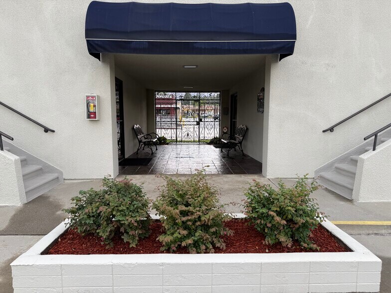 More Photos Of 144-148 E Foothill Blvd, Arcadia Office For Sale