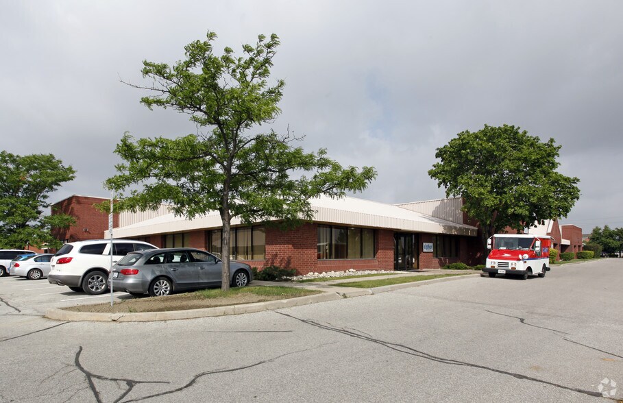 More Photos Of 5650 Tomken Rd, Mississauga Flex For Lease