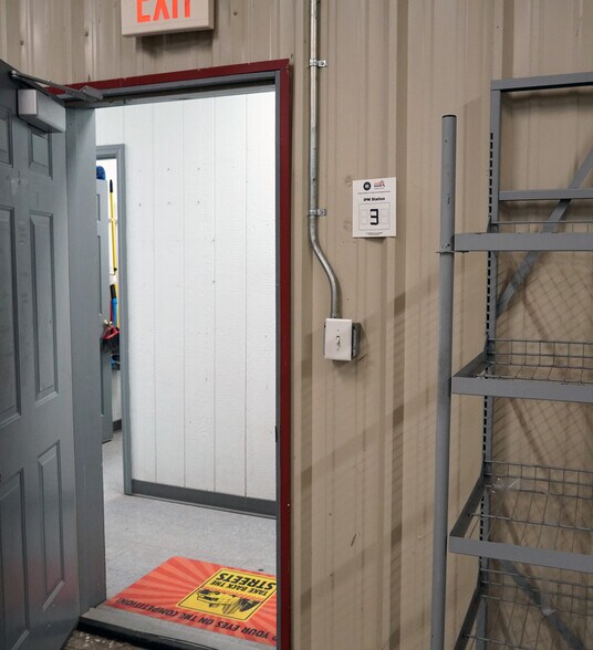 More Photos Of 150 Ayers Blvd, Belpre Light Distribution For Lease