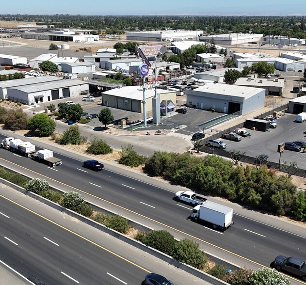 More Photos Of 5358 N Barcus Ave, Fresno Warehouse For Lease
