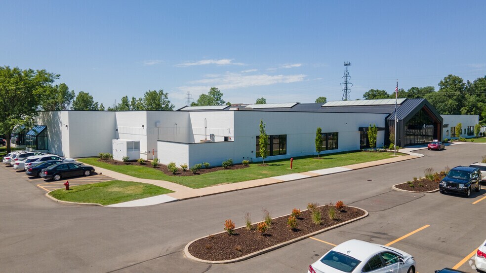 More Photos Of 5303 28th Ct SE, Grand Rapids Office For Lease