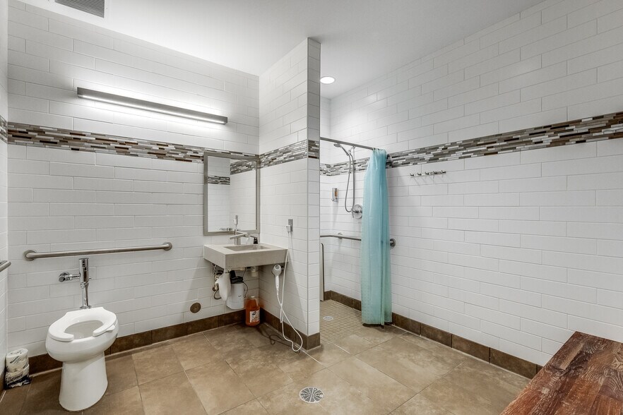 More Photos Of 1050 Satcom Ln, Melbourne Office For Sale