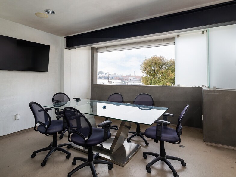 More Photos Of 215-237 California St, El Segundo Loft Creative Space For Lease