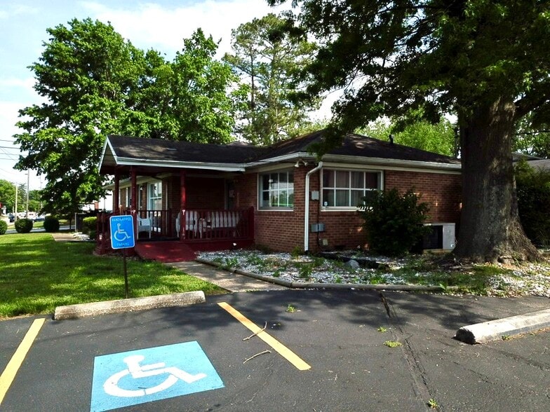 More Photos Of 602 Fairdale Ave, Bowling Green Freestanding For Sale