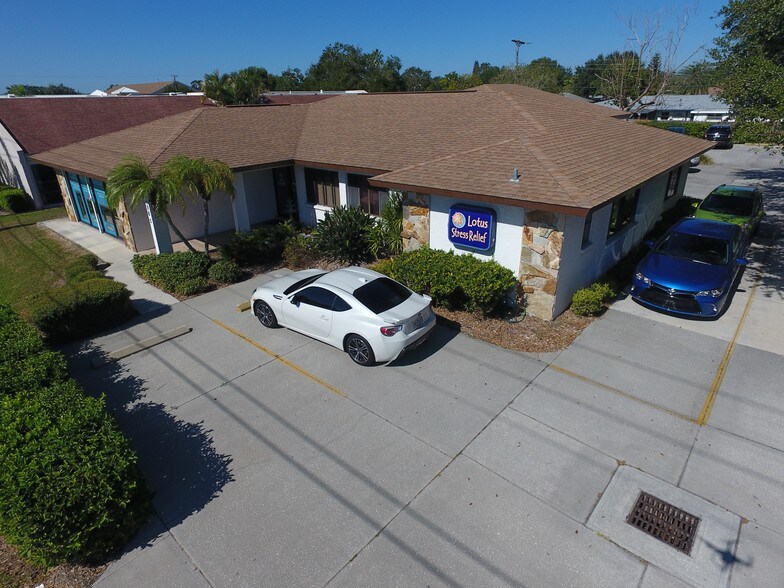 More Photos Of 2975 Bee Ridge Rd, Sarasota Medical For Lease