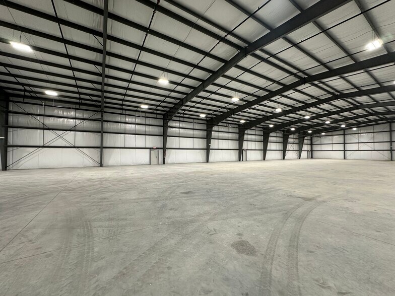 More Photos Of 138 Strathmore Rd, Summerville Distribution For Lease