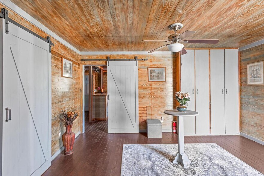 More Photos Of 450 S Oak St, Jackson Storefront Retail Office For Sale