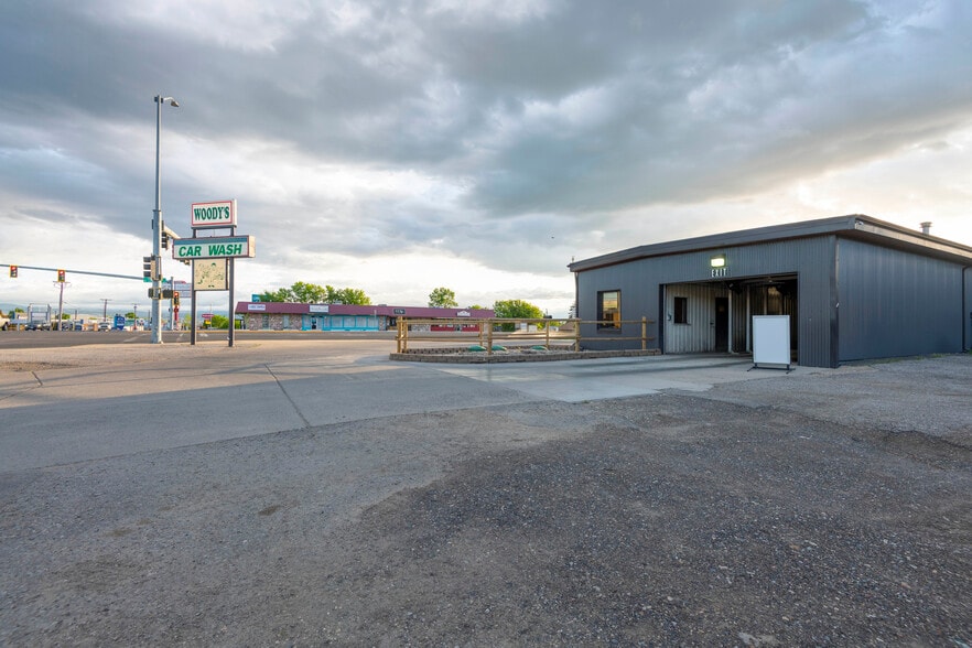 More Photos Of 1201 Cedar St, Helena Carwash For Sale