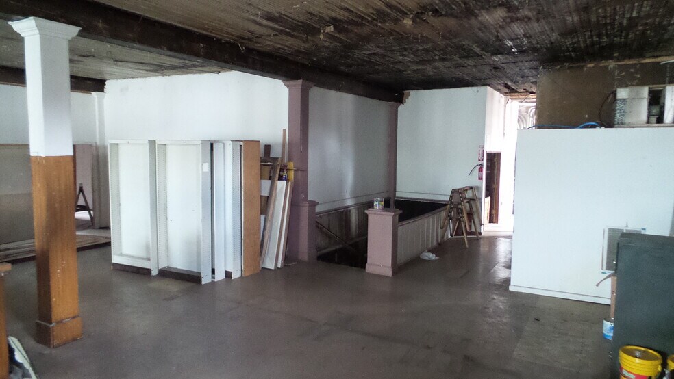 More Photos Of 102 Saint Joseph Ave, Brewton Storefront Retail Residential For Sale