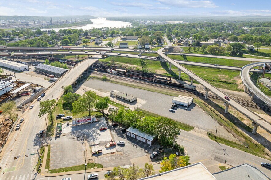 More Photos Of 212 W Heavy Traffic Way, Tulsa Manufacturing For Lease