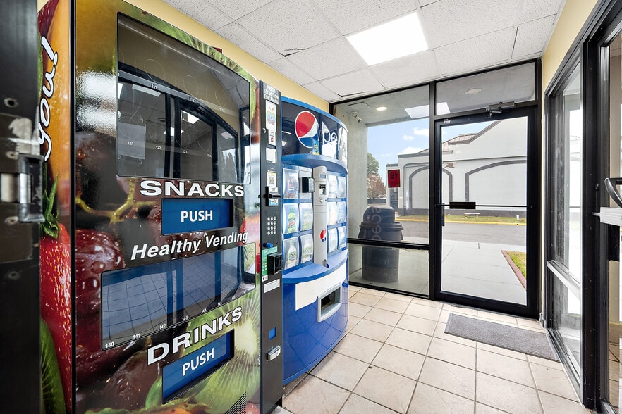 More Photos Of 2525 N Salisbury Blvd, Salisbury Hotel For Sale