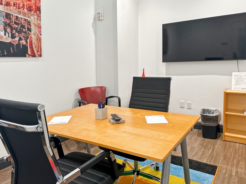 More Photos Of 122 W Pine St, Orlando Coworking Space