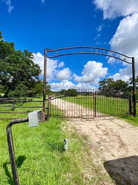 More Photos Of 6620 Victoria Ave, College Station Land For Sale