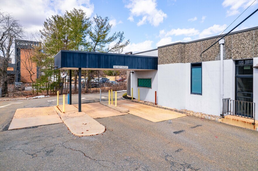 More Photos Of 99 Howard Blvd, Mount Arlington Bank For Lease