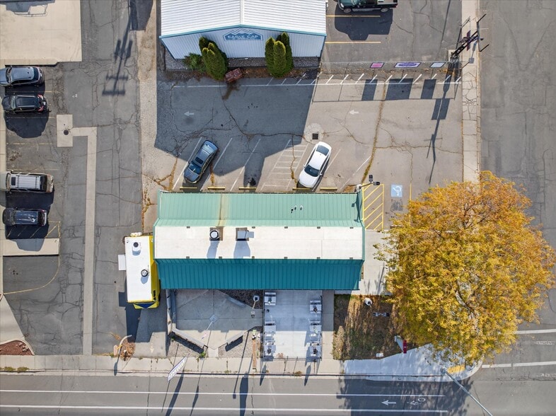 More Photos Of 975 Campbell St, Baker City General Retail For Sale