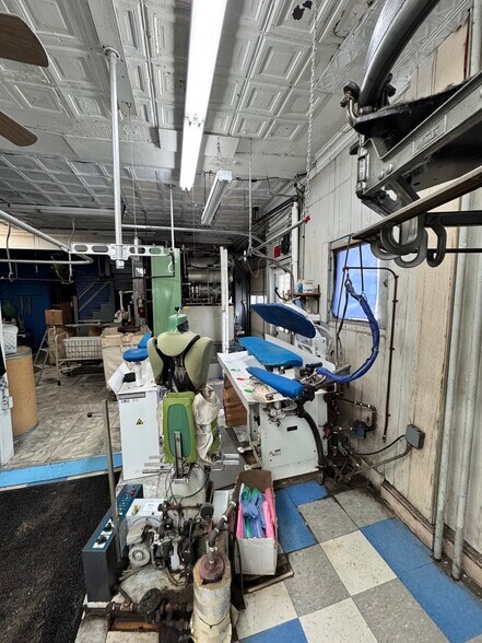 More Photos Of 177 N Allen St, Albany General Retail For Sale