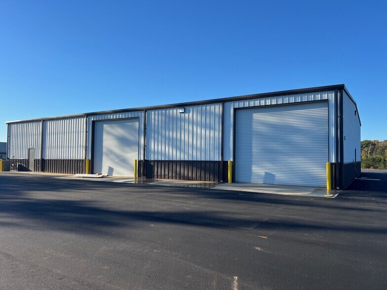 More Photos Of 1200 Commerce St, Madison Warehouse For Lease