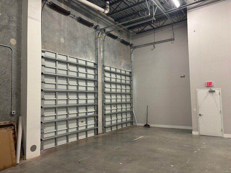 More Photos Of 10380 W State Road 84, Davie Showroom For Lease
