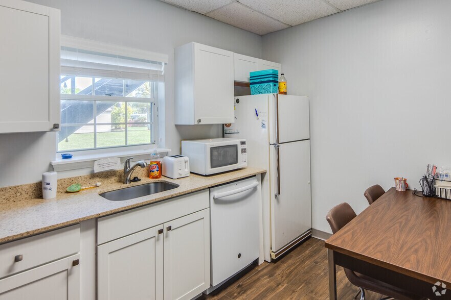 More Photos Of 5639 Hansel Ave, Orlando Medical For Lease