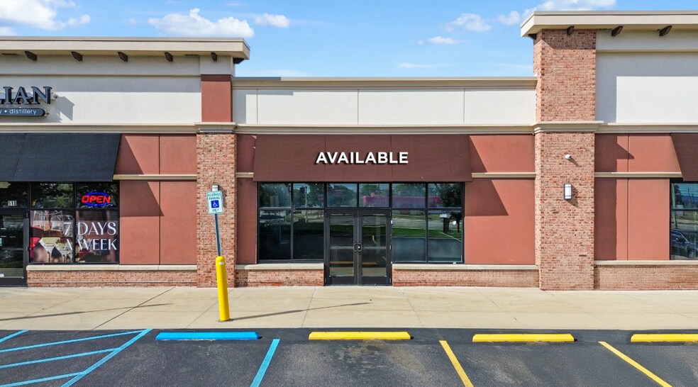 More Photos Of 506 W 14 Mile Rd, Troy Freestanding For Lease