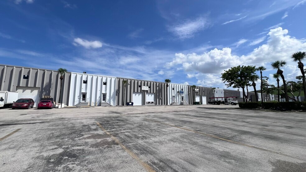 More Photos Of 9300-9410 NW 100th St, Medley Warehouse For Lease