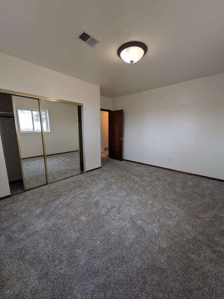 More Photos Of 15507 County Road 10, Fort Lupton Flex For Lease