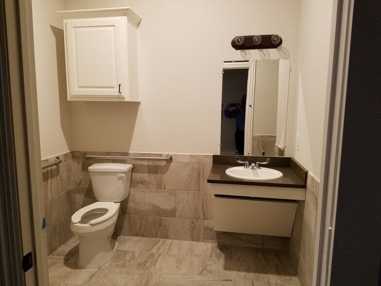More Photos Of 8668 John Hickman Pky, Frisco Medical For Lease