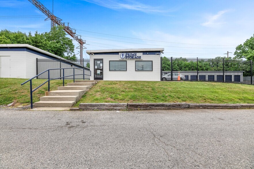 Primary Photo Of 3464-3504 Wilkens Ave, Baltimore Self Storage For Lease