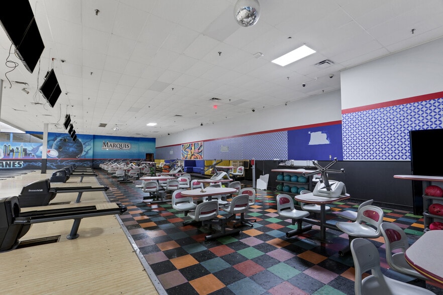 More Photos Of 1959 Metropolitan Pky SW, Atlanta Bowling Alley For Lease