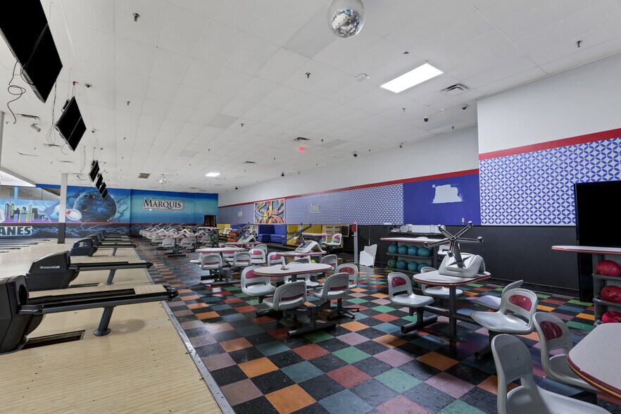 More Photos Of 1959 Metropolitan Pky SW, Atlanta Bowling Alley For Sale