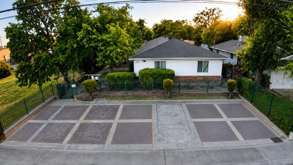 More Photos Of 2749 Fairfield St, Sacramento Apartments For Sale