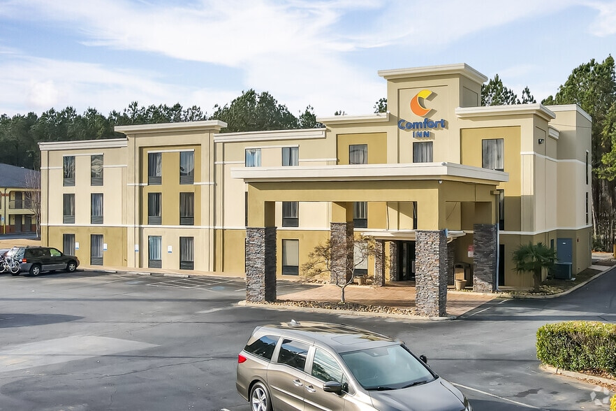 Primary Photo Of 184 Northpoint Way, Acworth Hotel For Sale