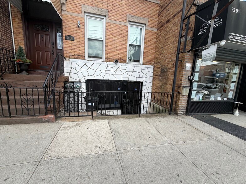 More Photos Of 7508 Metropolitan Ave, Middle Village Storefront Retail Residential For Lease