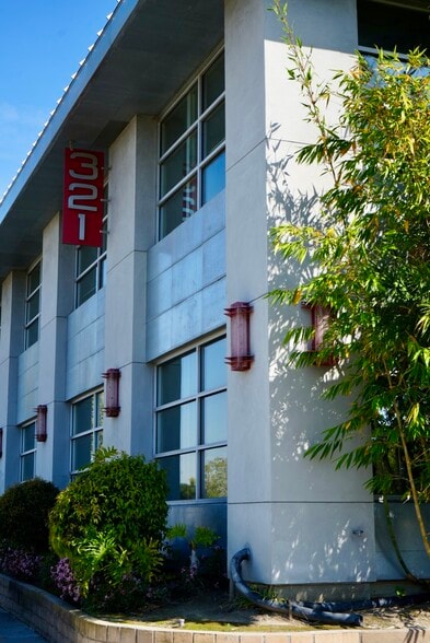 More Photos Of 321 N Rampart St, Orange Office For Lease