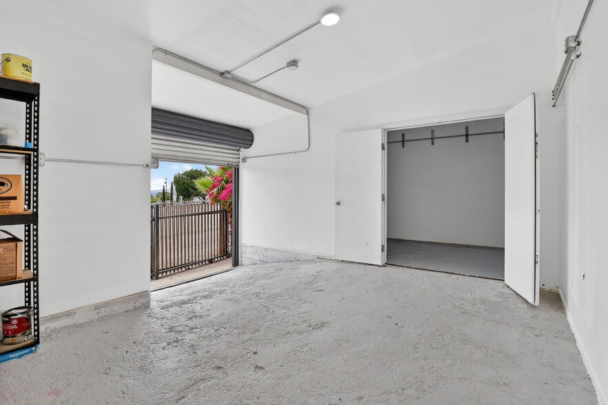 More Photos Of 9939 Commerce Ave, Tujunga Storefront For Sale
