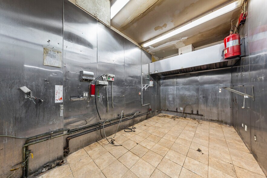 More Photos Of 11710 Jamaica Ave, Richmond Hill Apartments For Sale