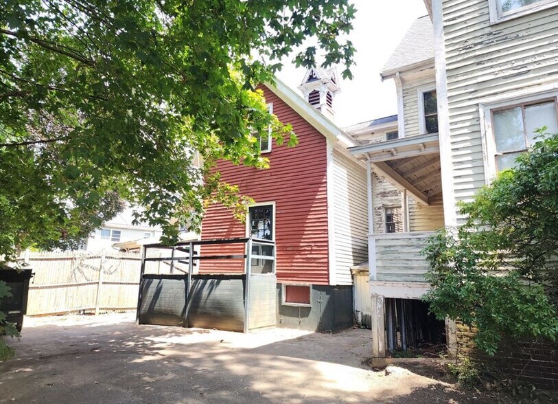 More Photos Of 399 South Main St, Haverhill General Retail For Sale