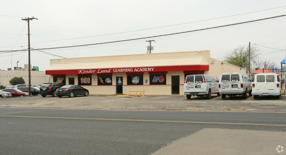 More Photos Of 711 N 8th St, Killeen Daycare Center For Lease