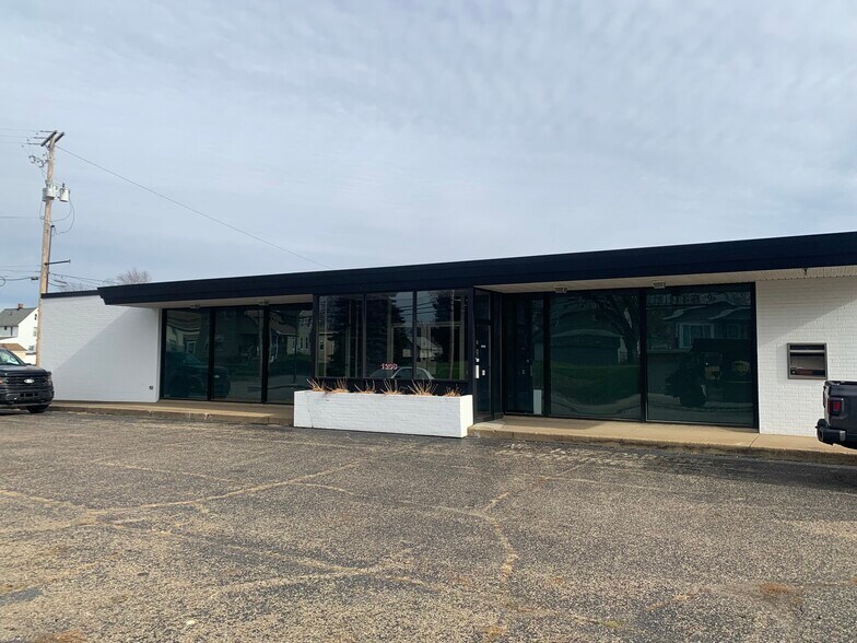 Primary Photo Of 1208 Harrison Ave SW, Canton Office For Lease