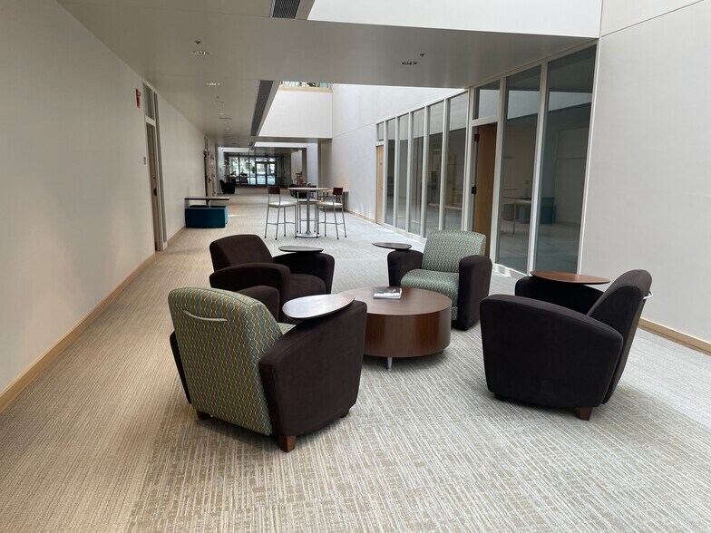 More Photos Of 6500 N Mineral Dr, Coeur d'Alene Office For Sale