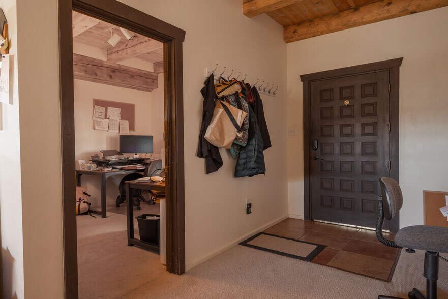 More Photos Of 1400 Maclovia Ln, Santa Fe Office Residential For Sale