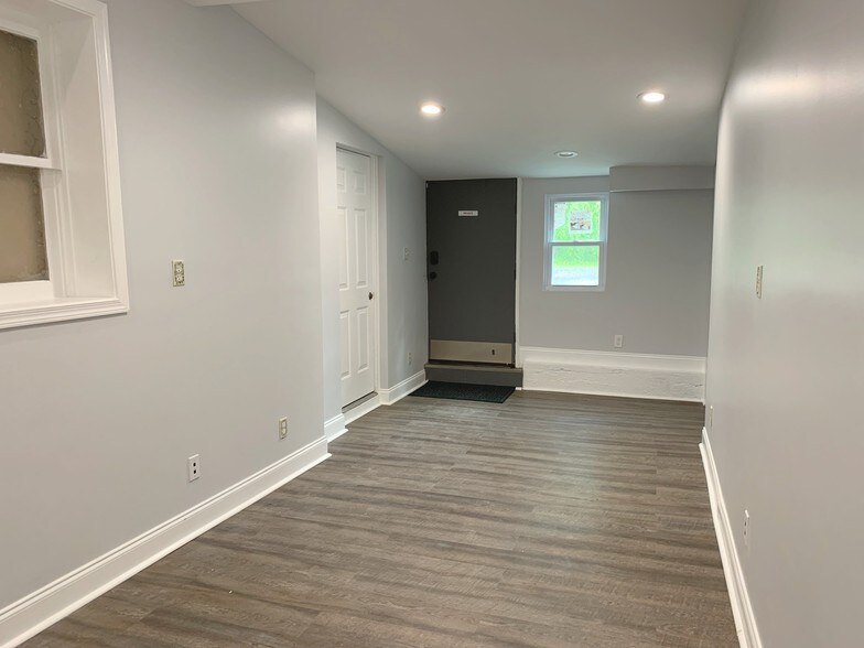 More Photos Of 26 W Main St, New Market Storefront Retail Office For Lease