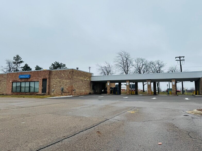 More Photos Of 5510 W Saginaw Hwy, Lansing Freestanding For Sale