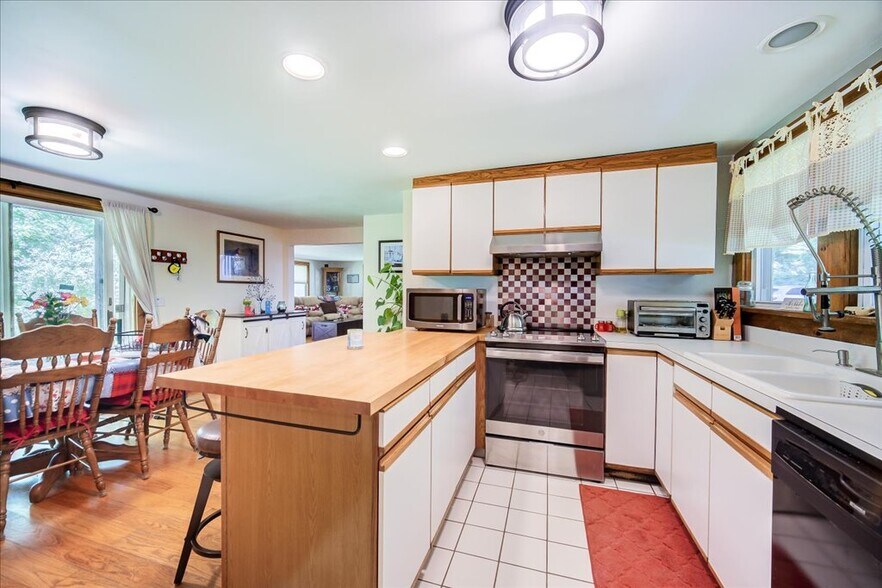 More Photos Of 12 Woodlea Rd, Salt Point Multifamily For Sale