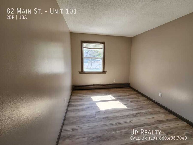 More Photos Of 82 Main St, East Hampton Apartments For Lease