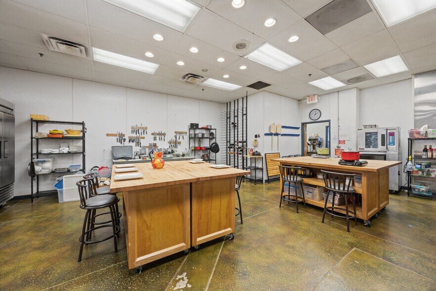 More Photos Of 145 Hilden Rd, Ponte Vedra Storefront For Sale