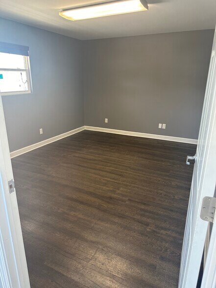 More Photos Of 3100 Fitzgerald Industrial Dr, Bowling Green Warehouse For Lease