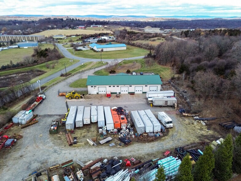 More Photos Of 10 Park Dr, Franklin Warehouse For Lease